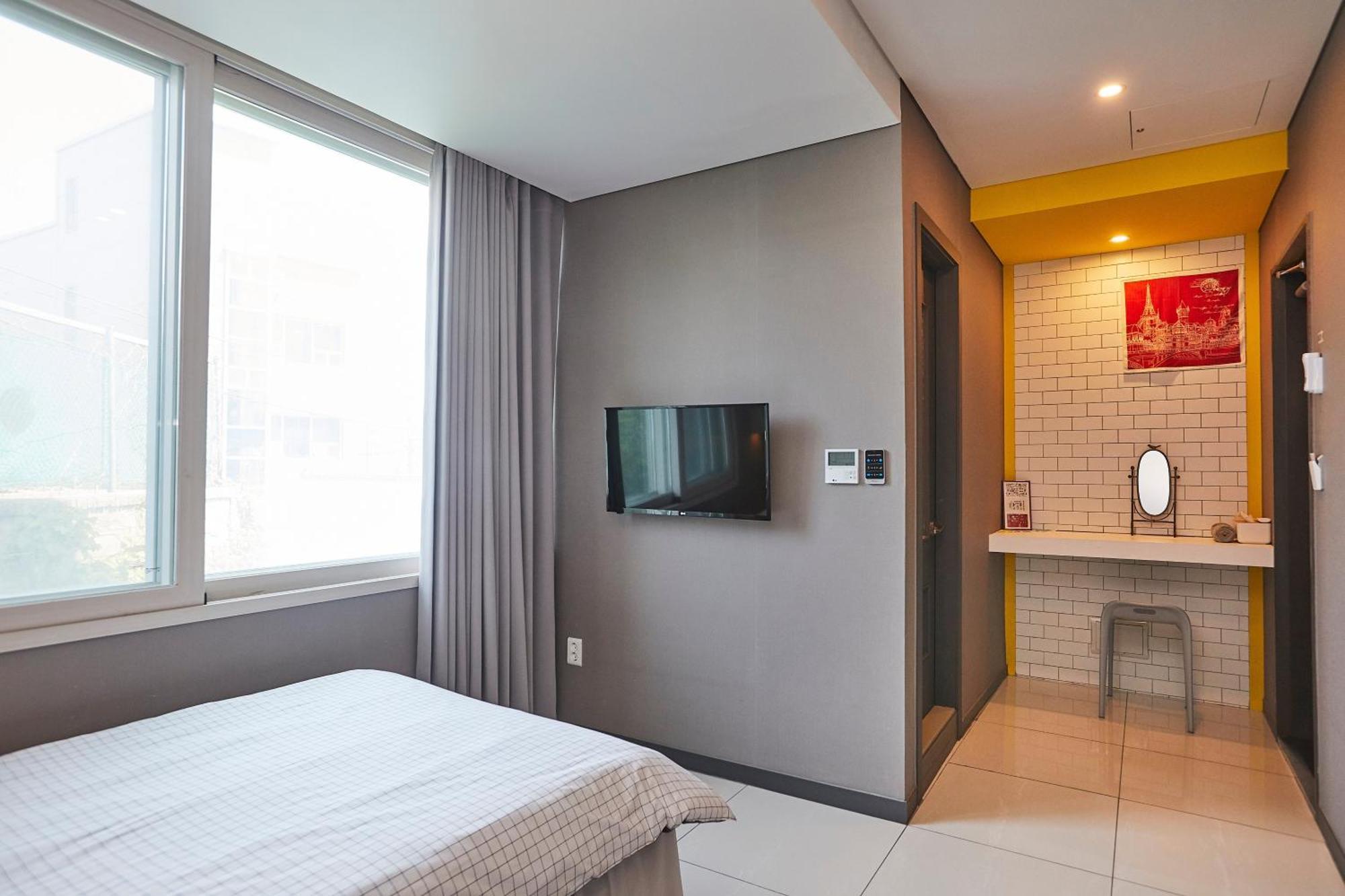 Red-Lighthouse Guest House Sokcho Rum bild
